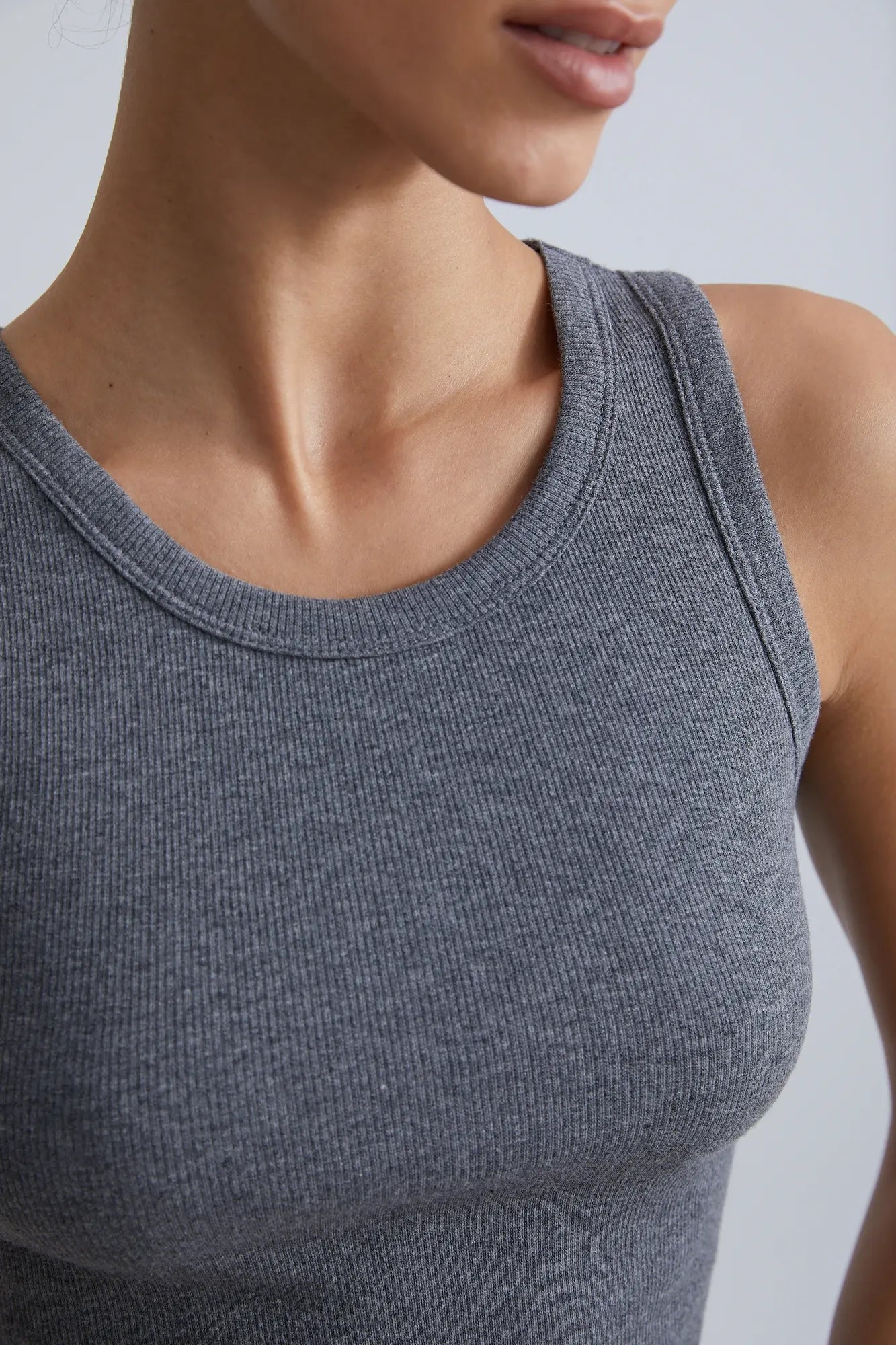 RIBBED CROPPED T-SHIRT