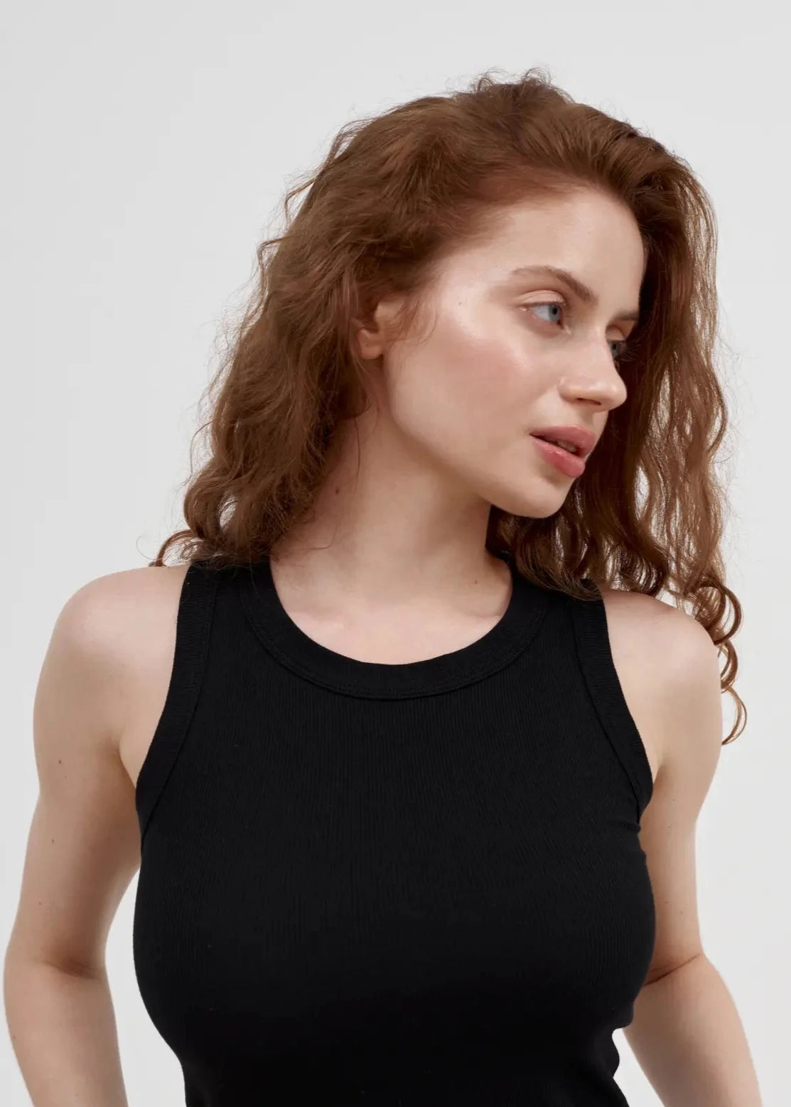 RIBBED CROPPED T-SHIRT