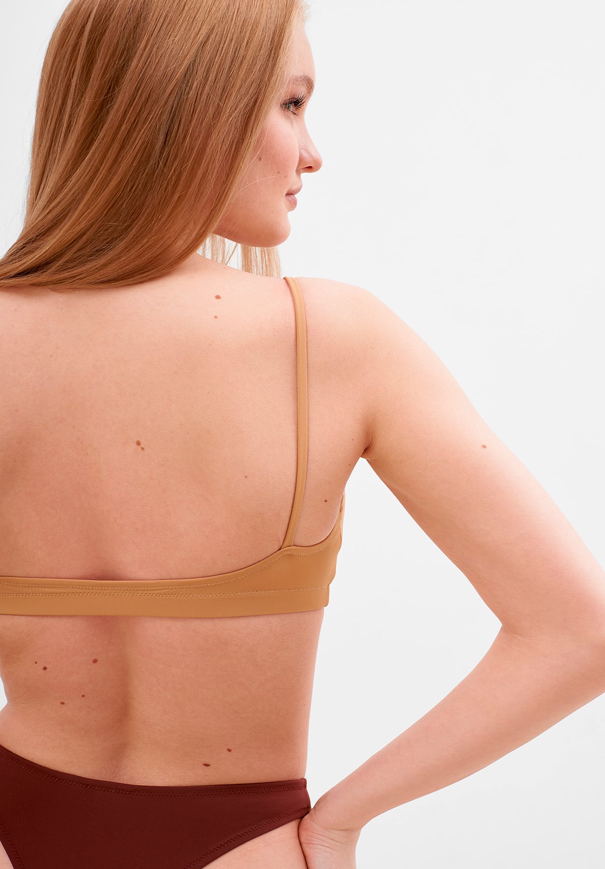 BODY TOP WITH THIN STRAPS