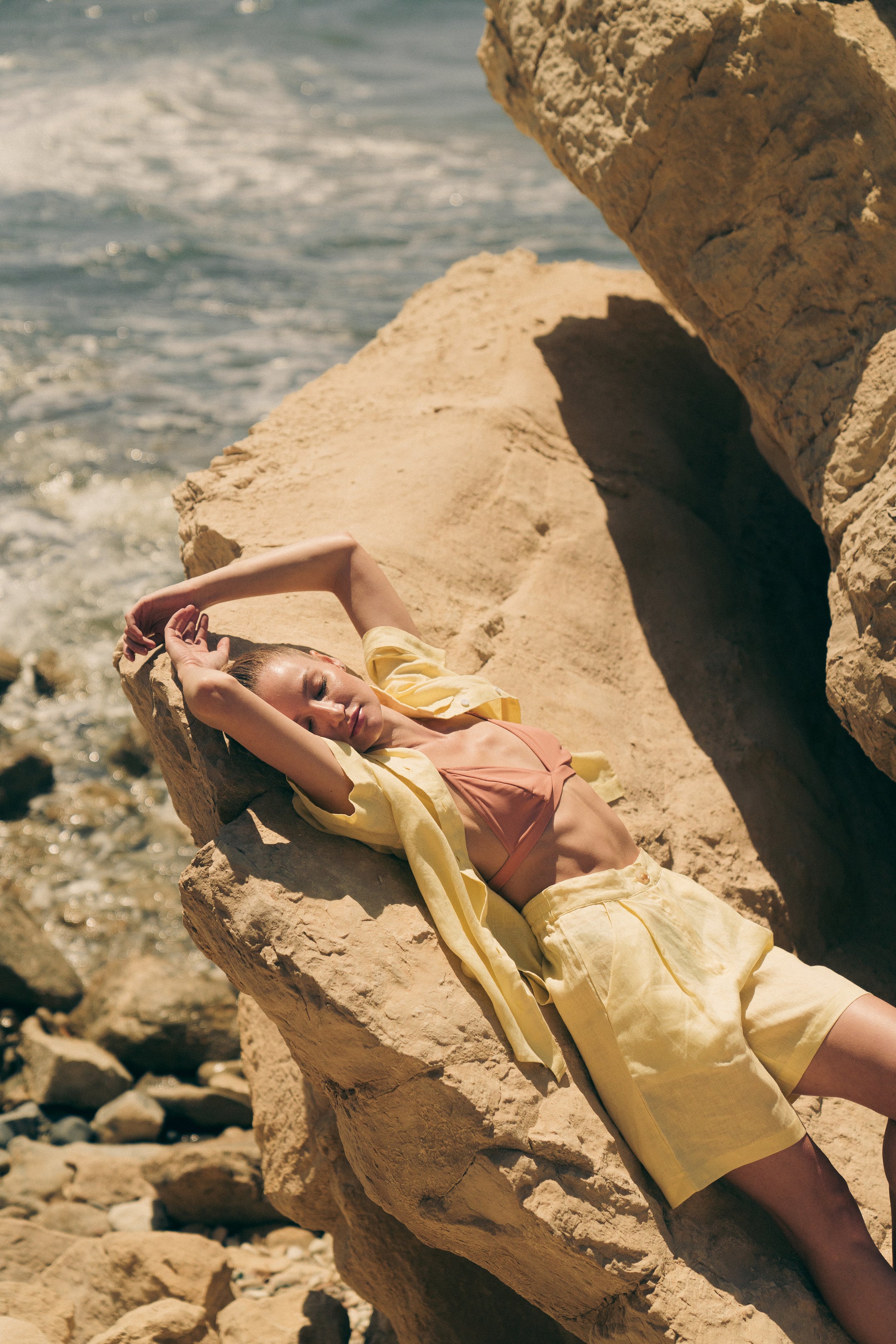 CLASSIC LINEN SHORTS