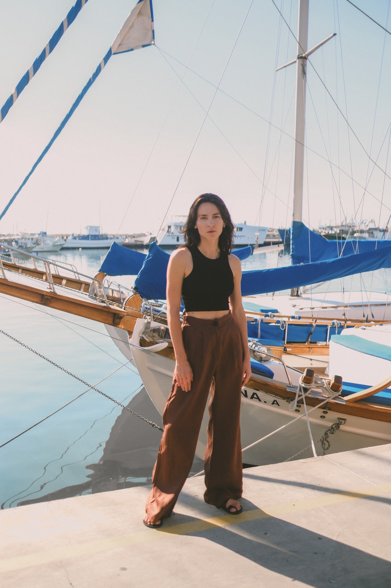 RIBBED CROPPED T-SHIRT