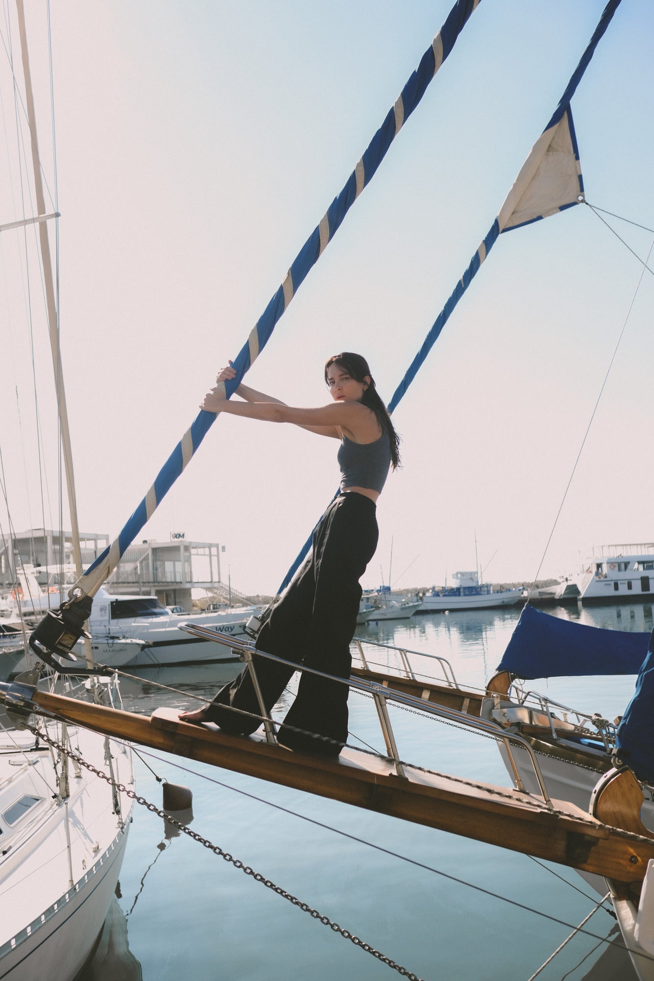 RIBBED CROPPED T-SHIRT