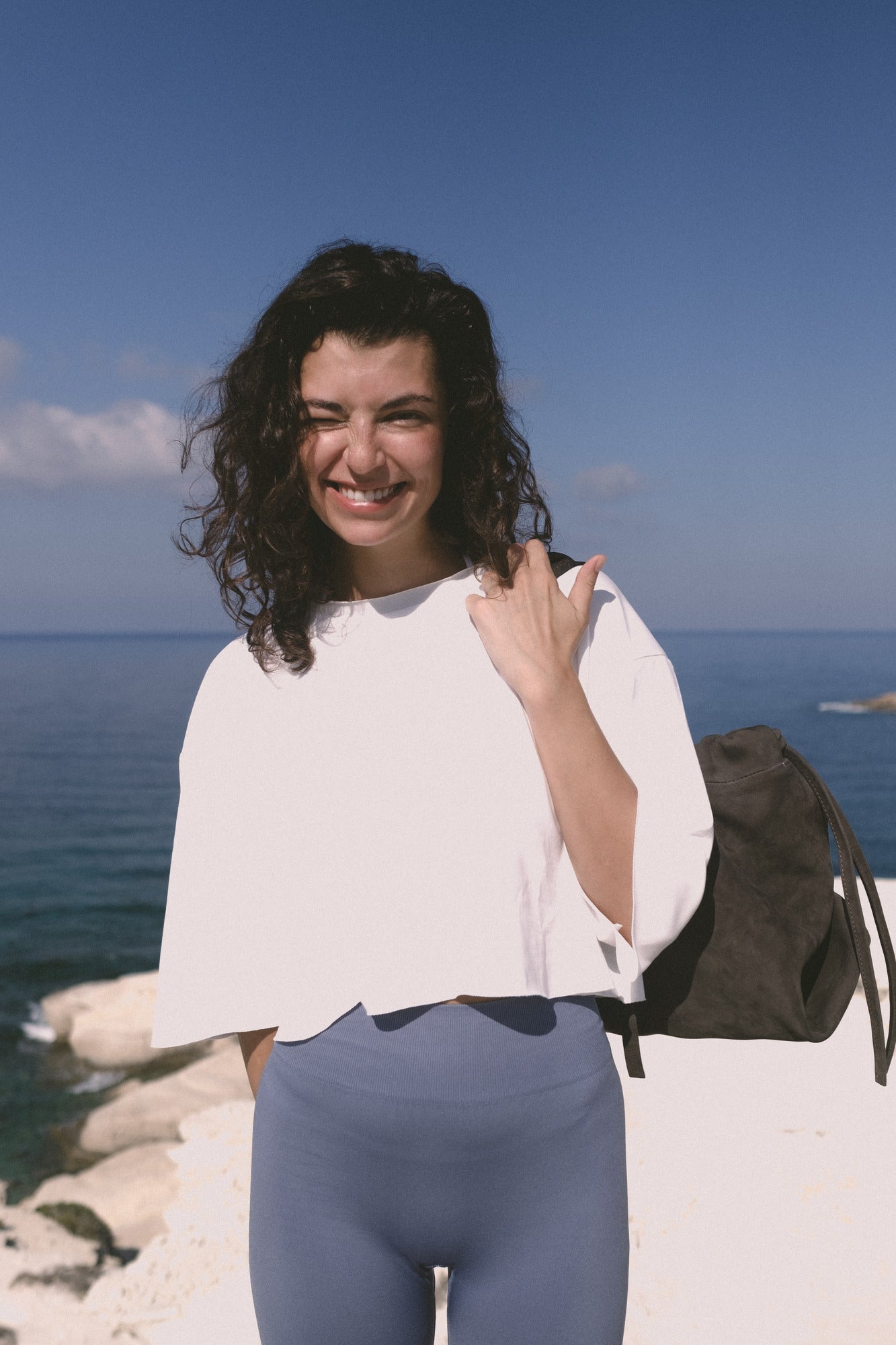 LOOSE CROPPED T-SHIRT