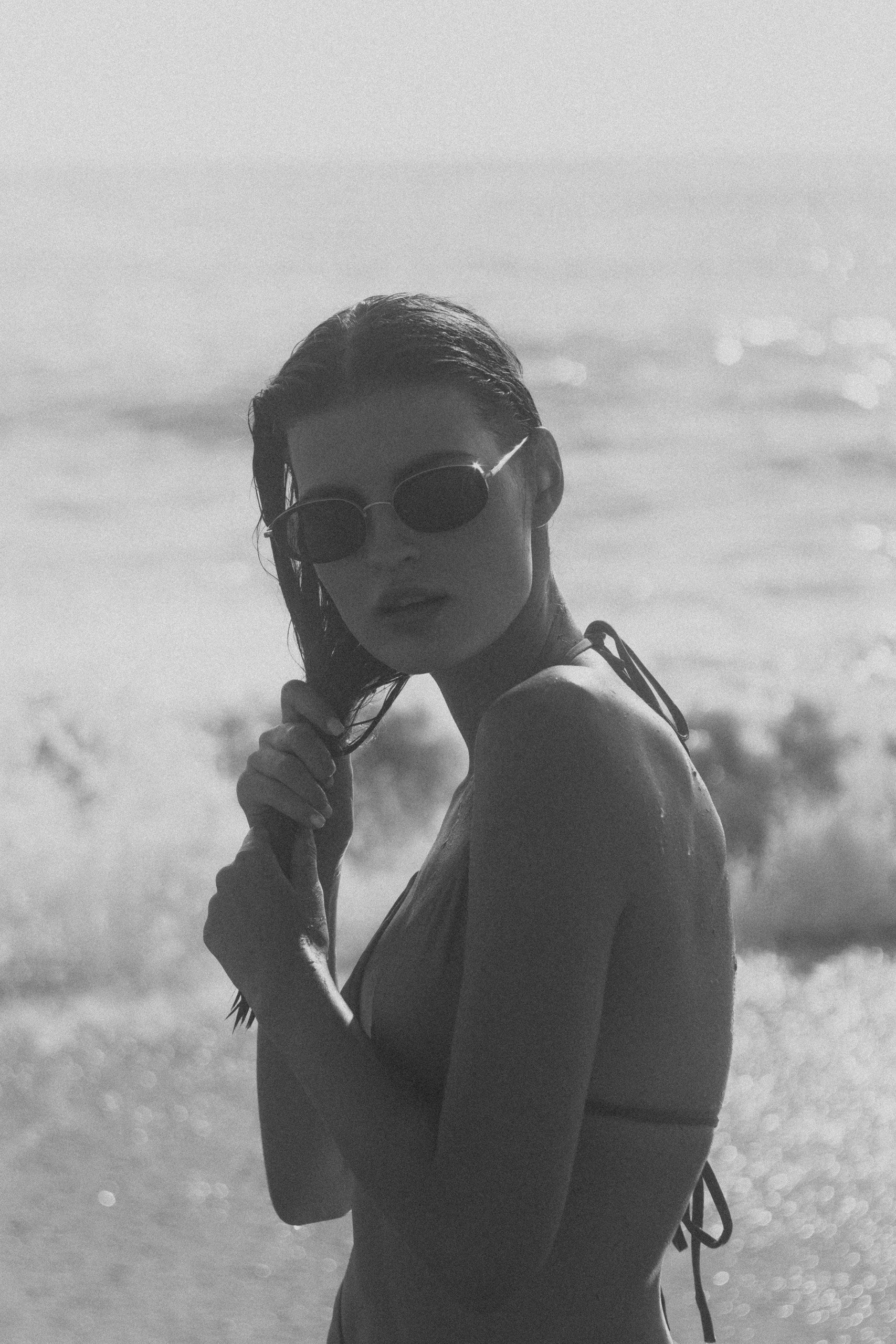 SUNGLASSES WITH METAL FRAMES