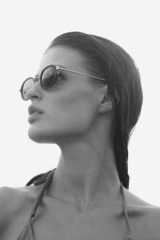 SUNGLASSES WITH METAL FRAMES