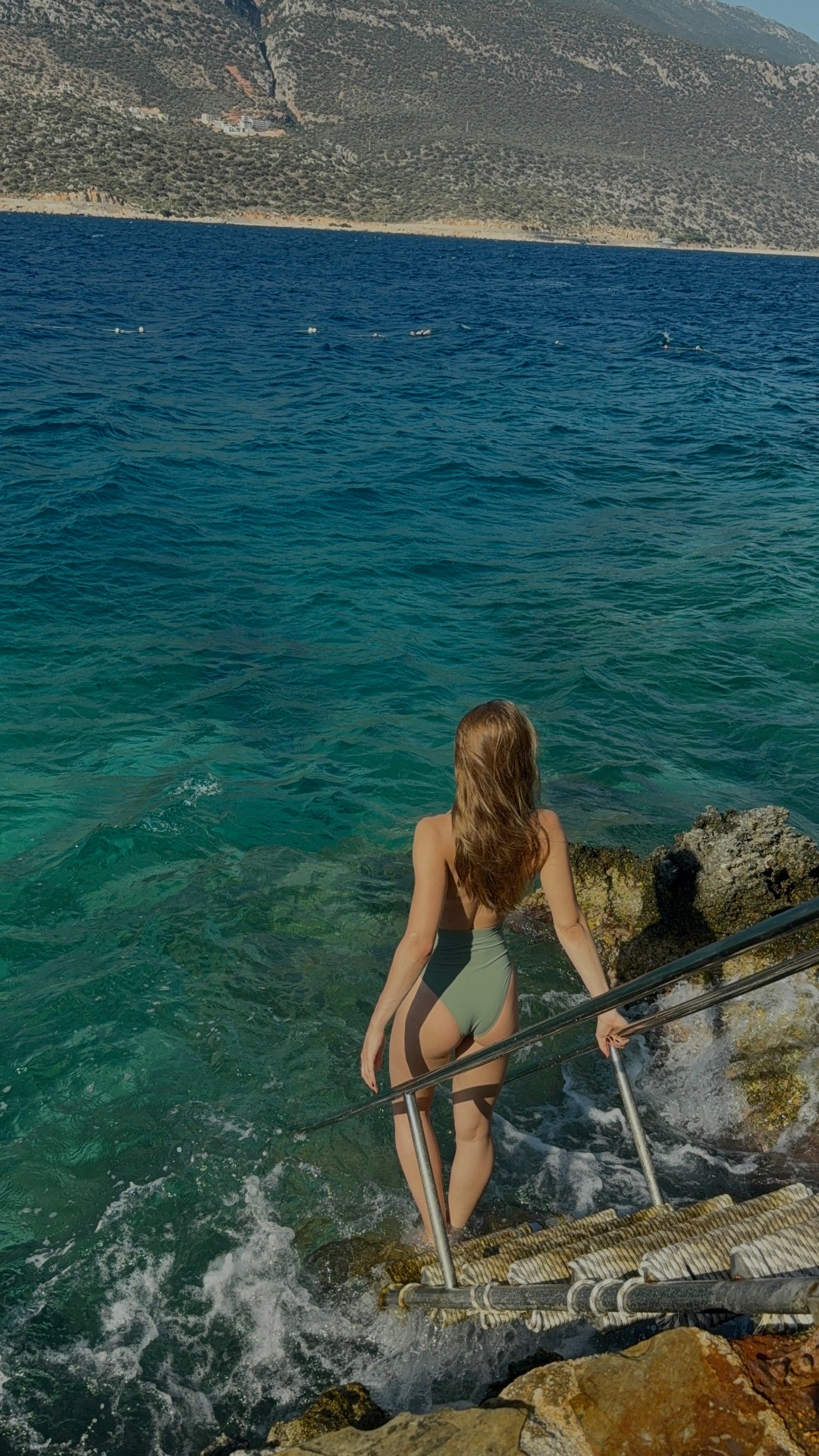 DEEP V-NECK ONE-PIECE SWIMSUIT