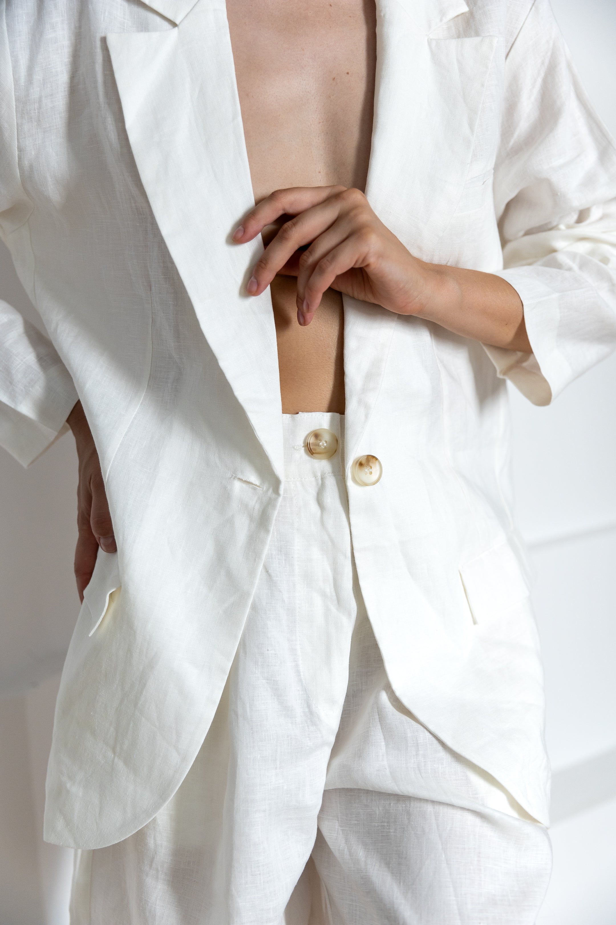 CLASSIC LINEN JACKET